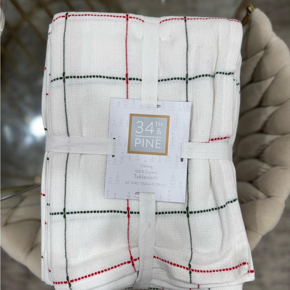 Holiday Tablecloth with Red and Green Plaid